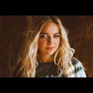 Meet your Posher, Elle